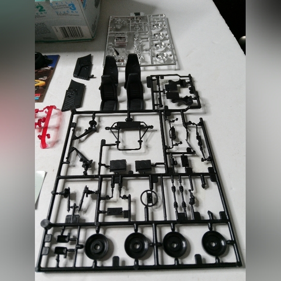 1992 Monogram Porsche 911 Turbo 1:24 Model Kit #2956 Vintage Complete Set - Picture 10 of 11